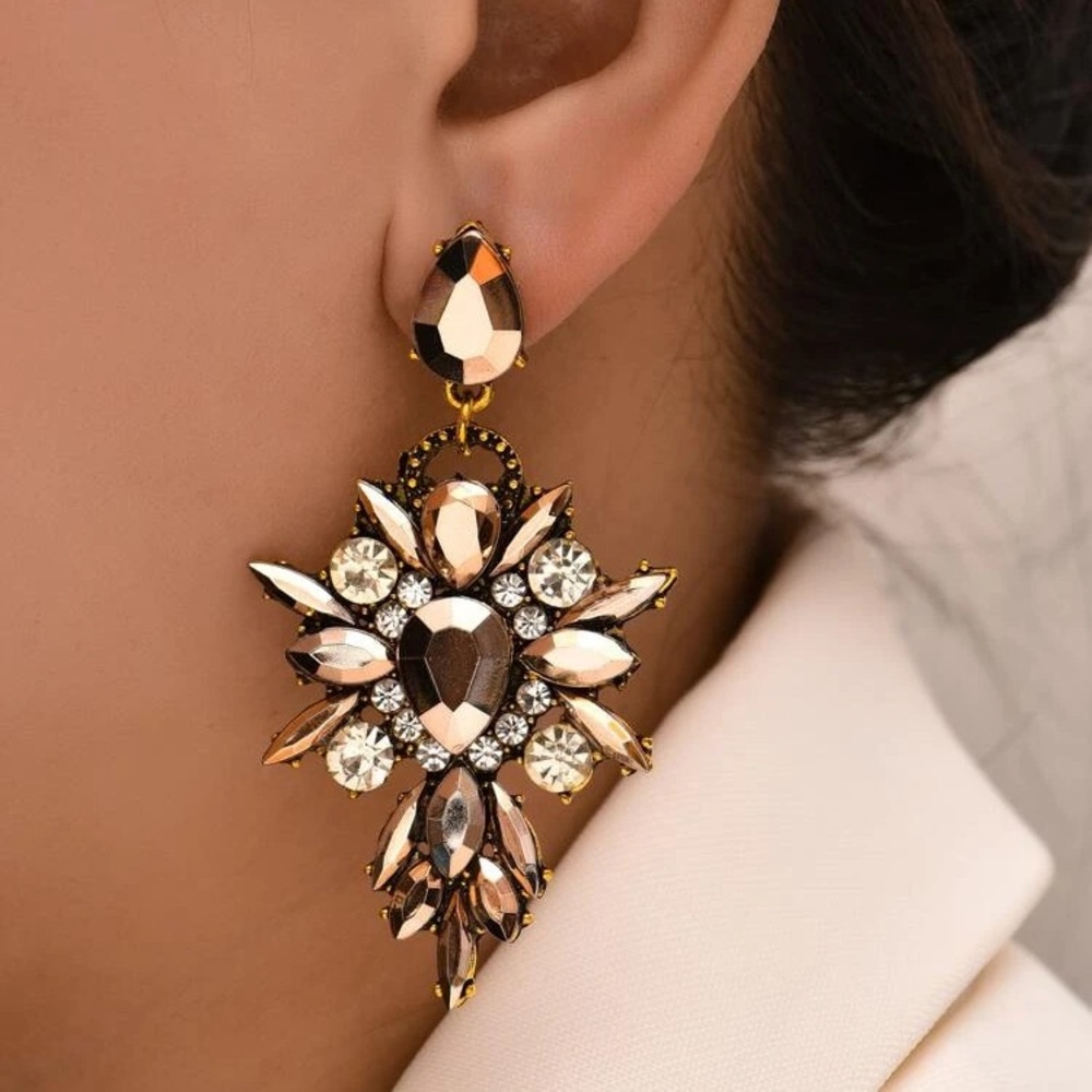 💖NEW! Rhinestone Drop Earrings - Picture 1 of 6